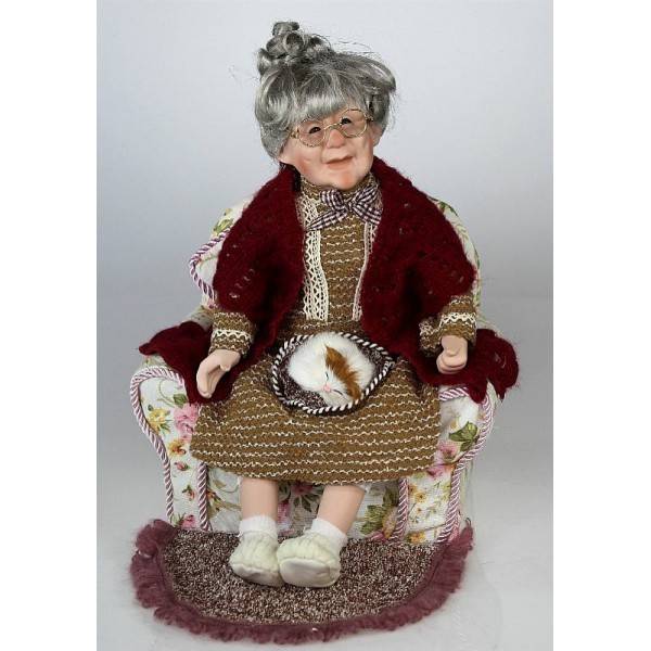 Porcelánová panenka Sedící babička - IntArt