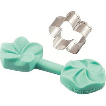 Fotografie Žilkovače a vykrajovátko frangipani květ - Silikomart