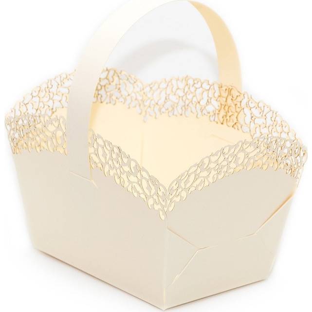 Svatební košíček na cukroví zlatý s krajkou (10 x 6,7 x 8 cm)