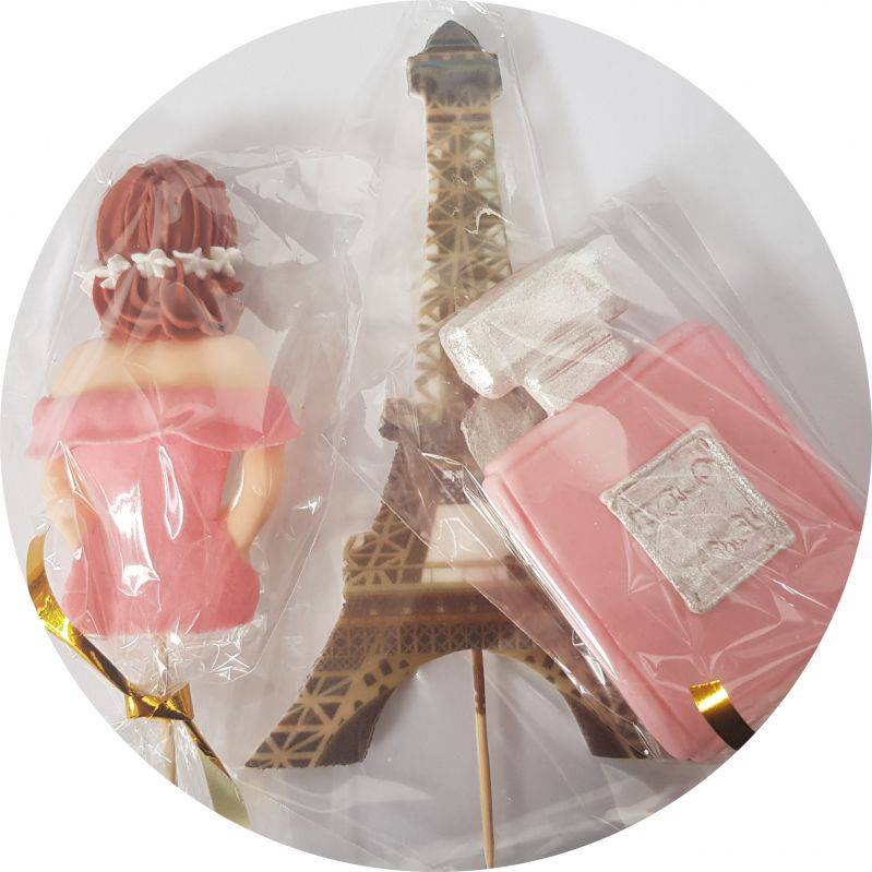Cukrová figurka dívka v růžovém v Paříži - K Decor